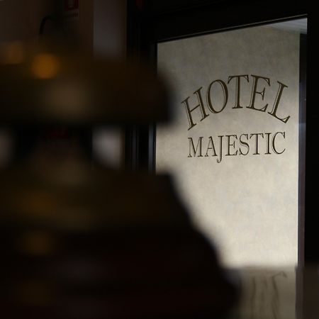Hotel Majestic San Giuliano Milanese Bagian luar foto
