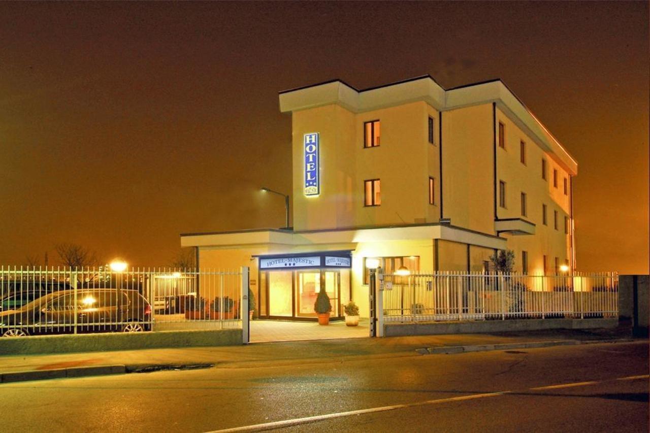 Hotel Majestic San Giuliano Milanese Bagian luar foto