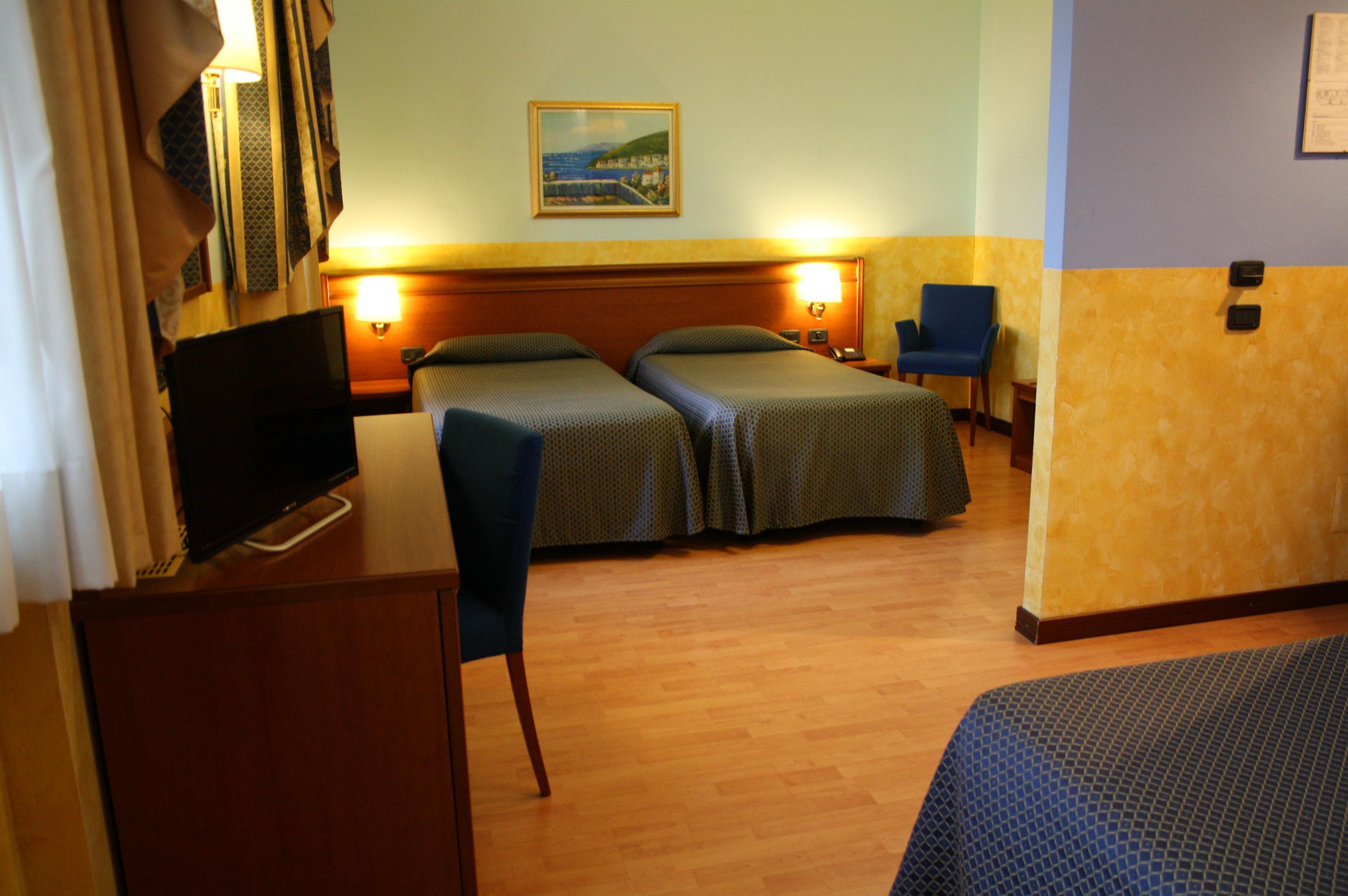 Hotel Majestic San Giuliano Milanese Bagian luar foto