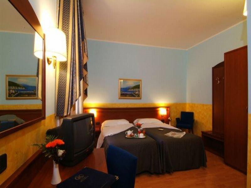 Hotel Majestic San Giuliano Milanese Bagian luar foto